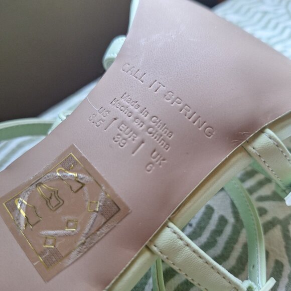 NWOT strappy green call it spring heels - Picture 5 of 6